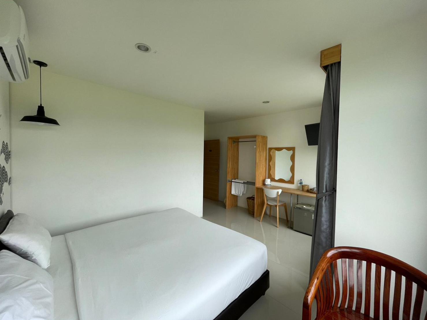 Dwell Phuket Airport Hotel At Naiyang Nai Yang Beach Екстериор снимка