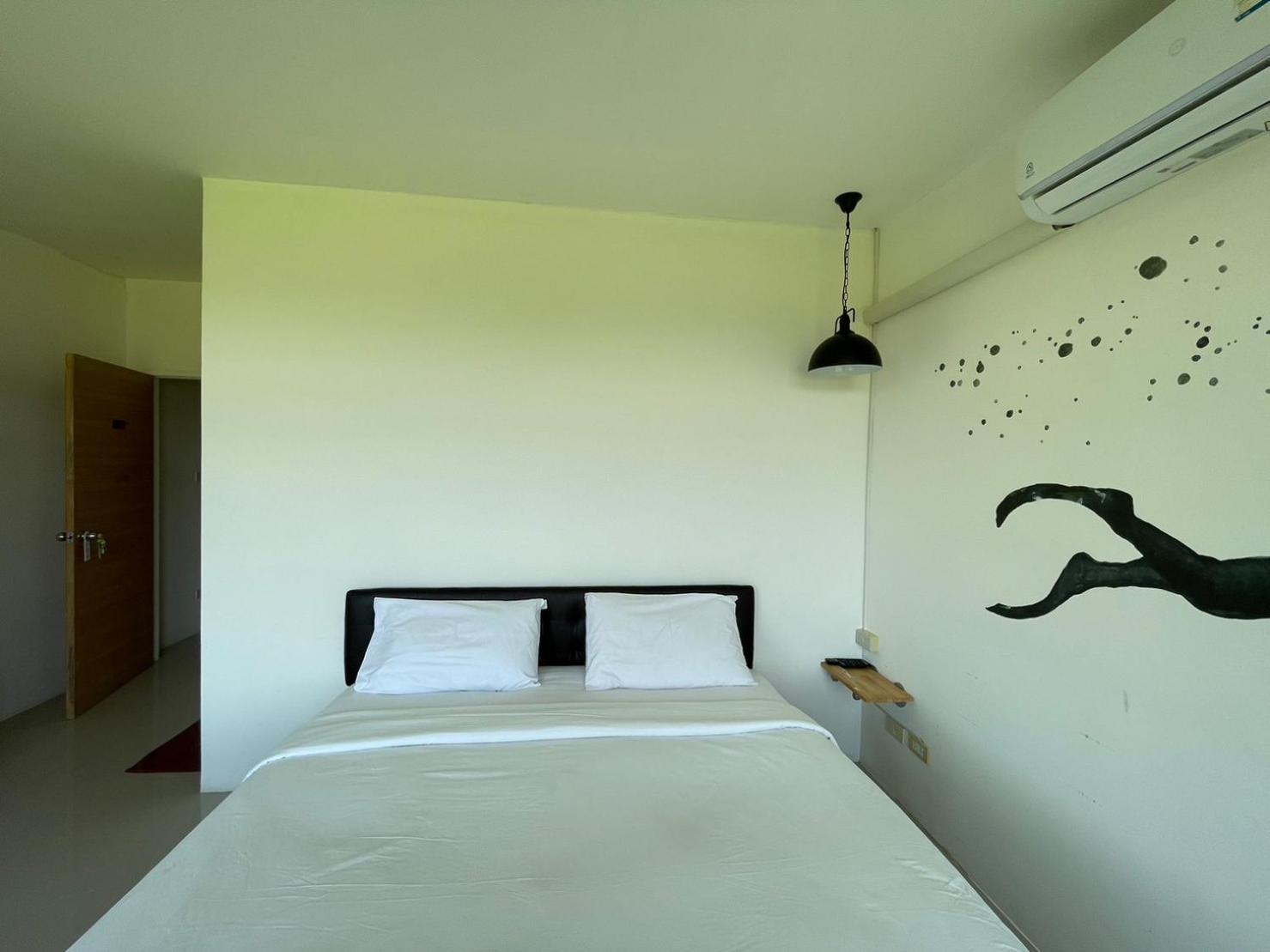 Dwell Phuket Airport Hotel At Naiyang Nai Yang Beach Екстериор снимка