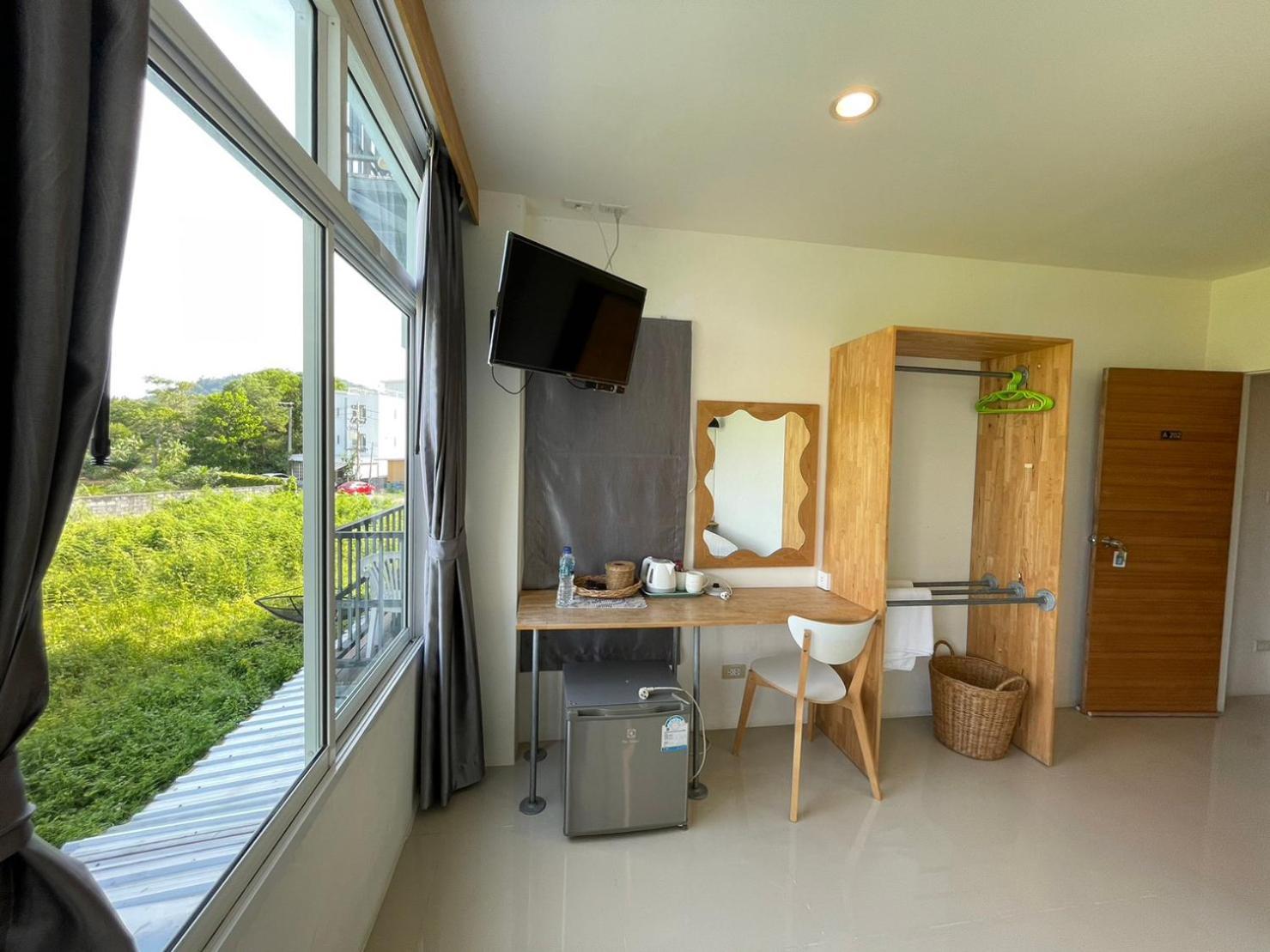 Dwell Phuket Airport Hotel At Naiyang Nai Yang Beach Екстериор снимка